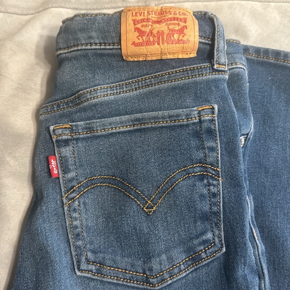 Levi’s Jeans - Picture 2 of 7